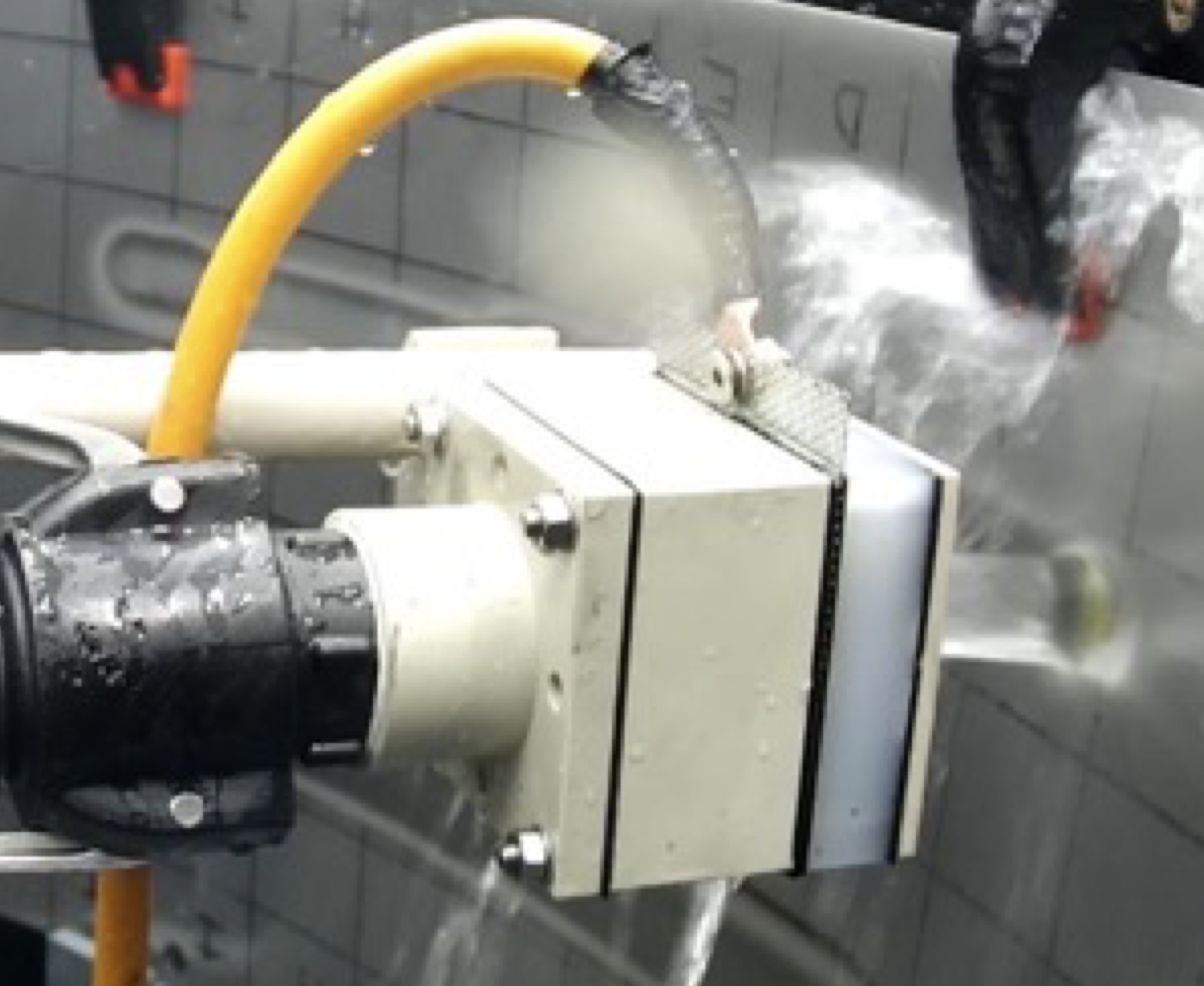 Prototype of the EASD jet system
for cleaning vessel walls.